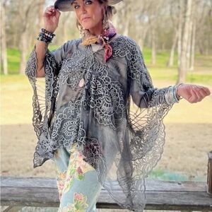 Jaded Gypsy-Garden Bliss Poncho- Vintage Black